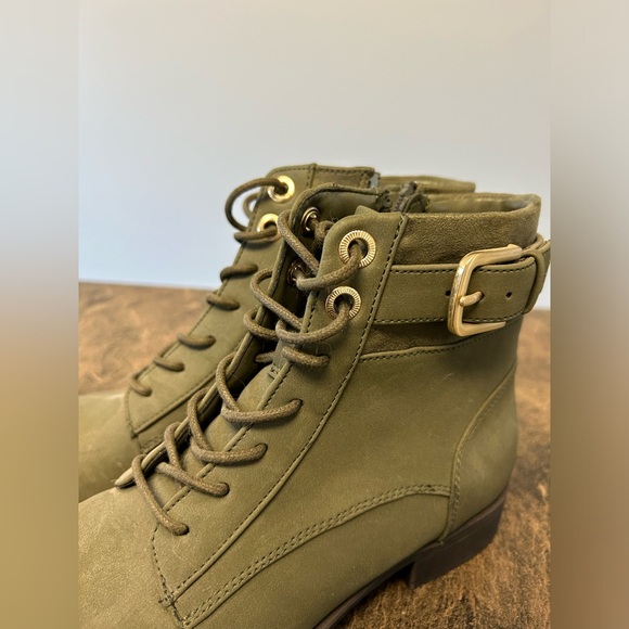 NWOT Green Combat Boots - Picture 3 of 5